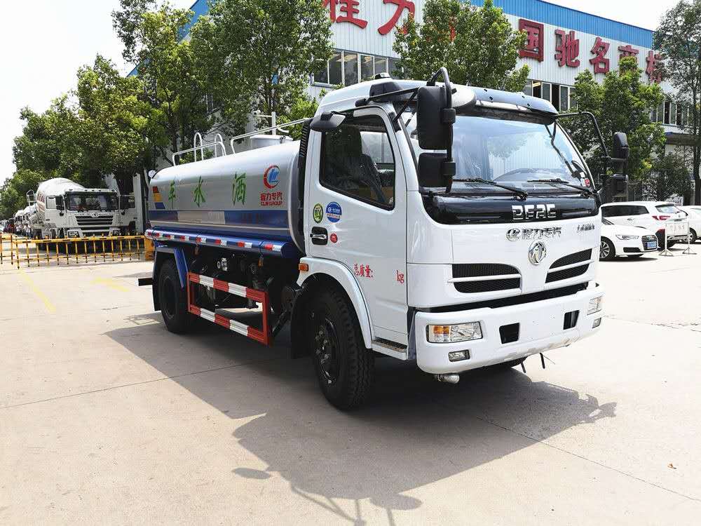 8噸灑水車價格多少，東風福瑞卡灑水車8噸一臺多少錢
