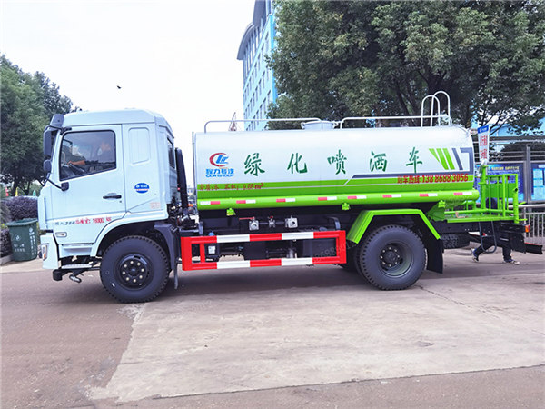 12噸灑水車多少錢，12噸灑水車包月出租要多少錢